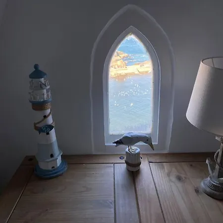 Smugglers View Stunning Harbour And Coast Views Mevagissey